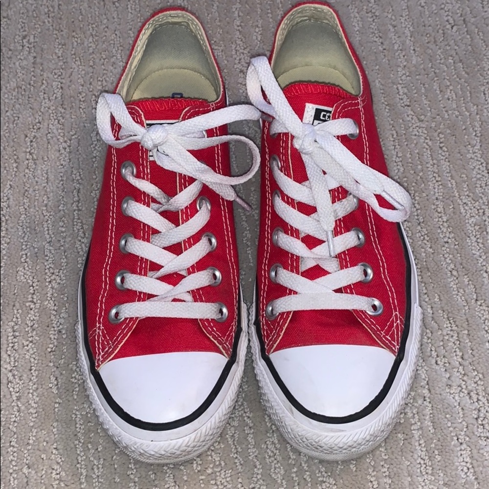 Red low top converse
